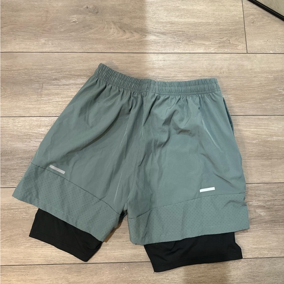 Men’s Buttery Soft Lined Running Shorts - Size Large - Picture 2 of 4